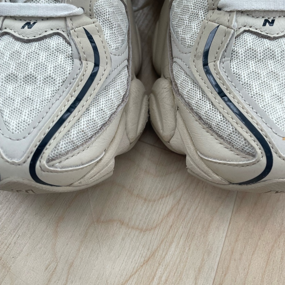New Balance Cream and Black Sneakers - Picture 12 of 14